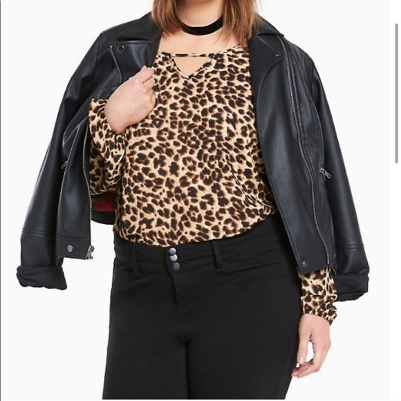 torrid Tops - TORRID Animal Leopard Print Georgette Keyhole Top